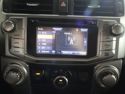 Used 2018 Toyota 4Runner SR5 AWD/4WD image 41