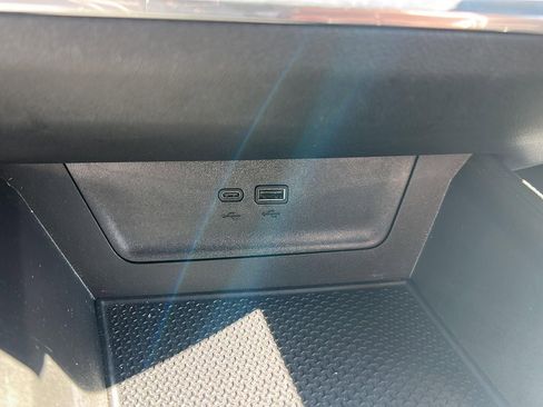 Used 2025 Chevrolet Equinox LT image 29