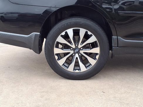 Used 2017 Subaru Outback 3.6R Limited image 9