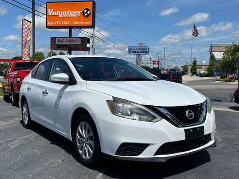 Used 2018 Nissan Sentra SV FWD image 2
