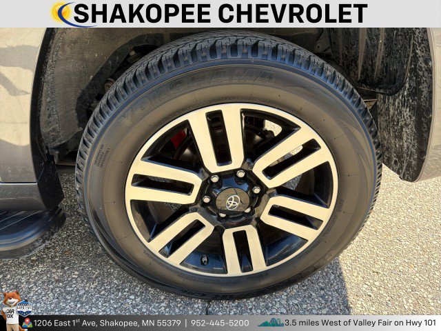 Used 2021 Toyota 4Runner Limited AWD/4WD image 3