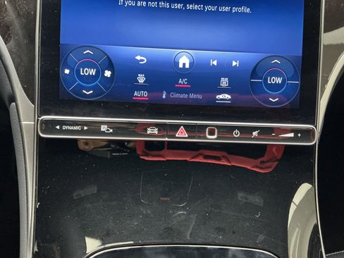 Used 2024 Mercedes-Benz GLC 300 4MATIC image 11