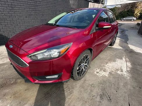Used 2017 Ford Focus SEL image 3