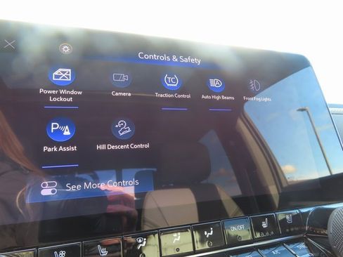 Certified 2024 Chevrolet Colorado ZR2 w/ ZR2 Bison Edition image 22