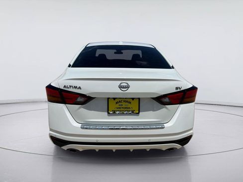 Used 2023 Nissan Altima 2.5 SV w/ SV Premium Package FWD image 4