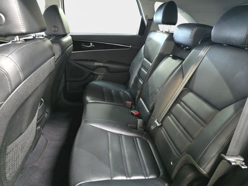 Used 2019 Kia Sorento EX FWD image 11