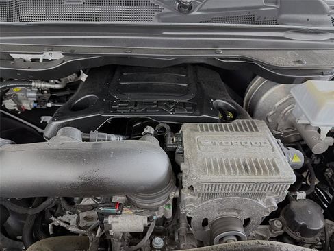 Used 2023 RAM 1500 Laramie AWD/4WD image 32