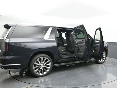 New 2026 Cadillac Escalade ESV Luxury w/ LPO, Radiant Package AWD/4WD image 54