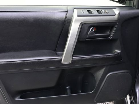 Used 2013 Toyota 4Runner Limited image 23