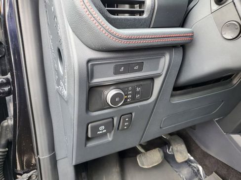 Used 2022 Ford Expedition Limited image 12