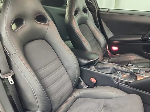 Used 2018 Nissan GT-R Premium AWD/4WD image 41
