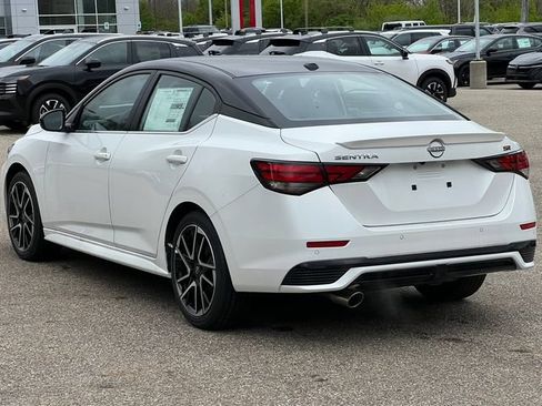 New 2025 Nissan Sentra SR FWD image 7