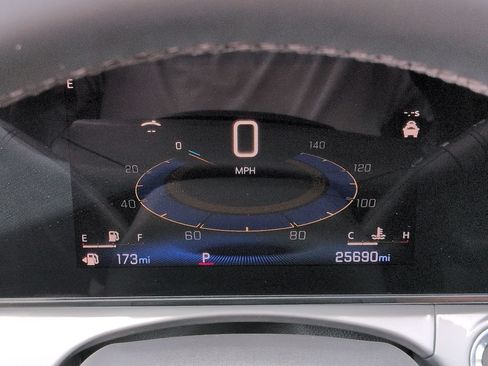 Used 2024 Chevrolet Trax LT w/ Driver Confidence Package FWD image 27