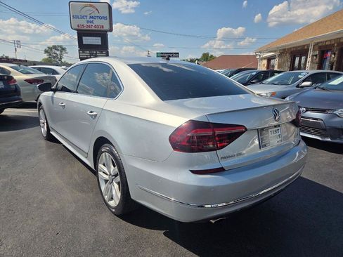 Used 2017 Volkswagen Passat 1.8T SEL Premium FWD image 4