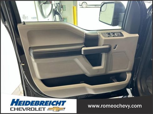 Used 2017 Ford F150 XLT w/ Equipment Group 302A Luxury AWD/4WD image 10