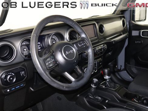 Used 2023 Jeep Wrangler Unlimited w/ Cold Weather Group AWD/4WD image 8