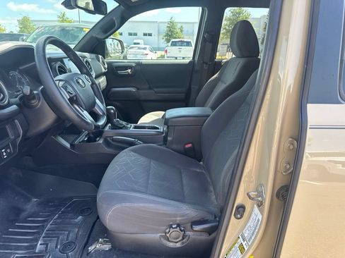 Used 2018 Toyota Tacoma TRD Sport RWD image 10