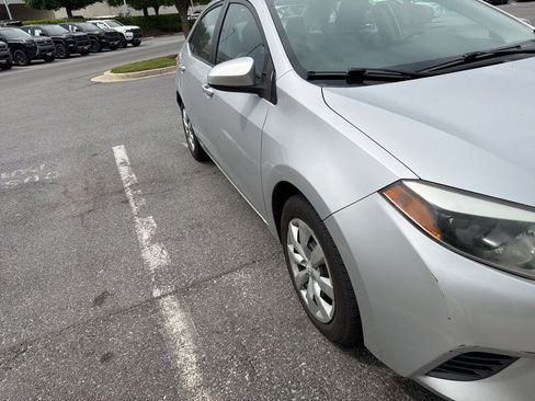 Used 2015 Toyota Corolla LE FWD image 2