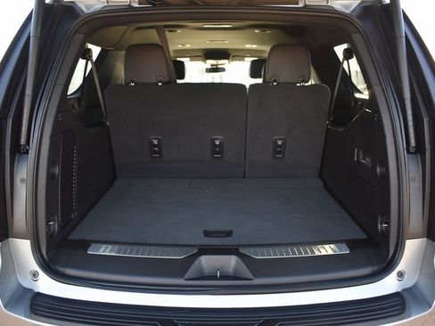 Certified 2024 Chevrolet Suburban RST w/ Luxury Package image 7