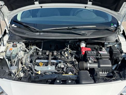 Used 2025 Nissan Versa SV image 28