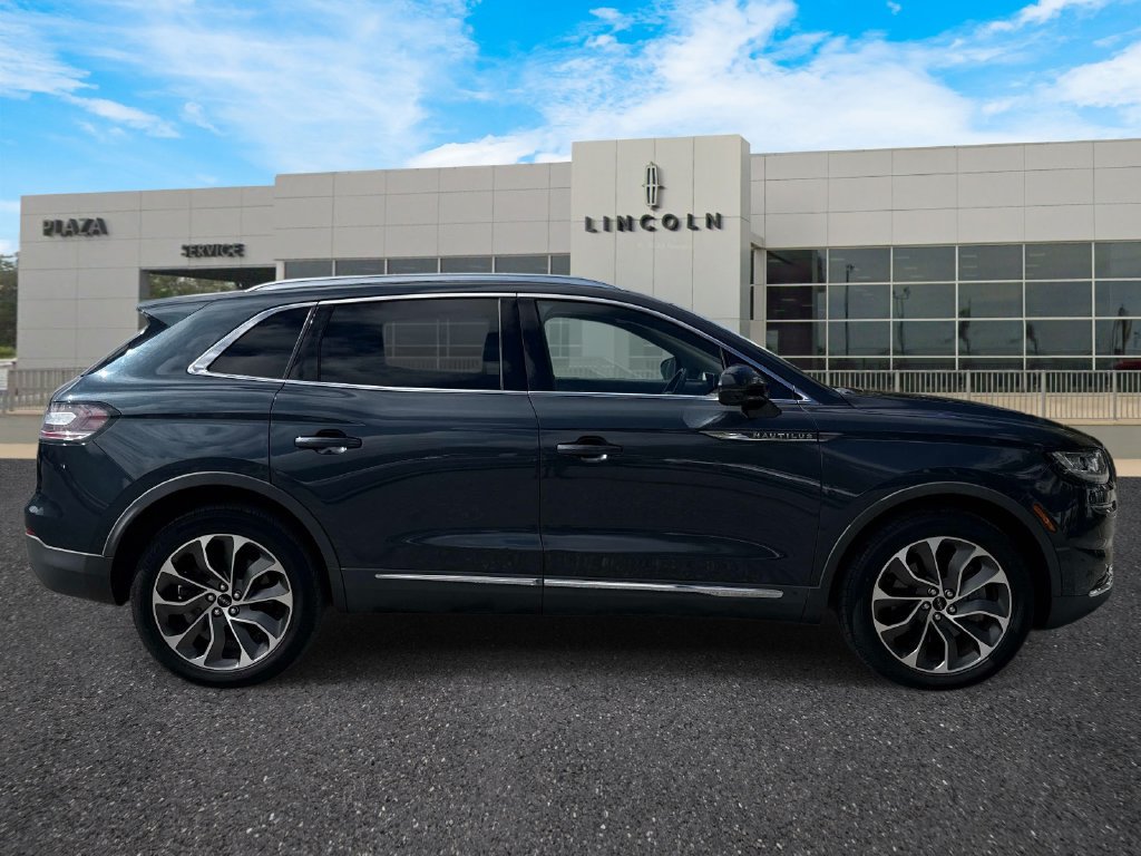 Certified 2021 Lincoln Nautilus Reserve AWD/4WD image 2