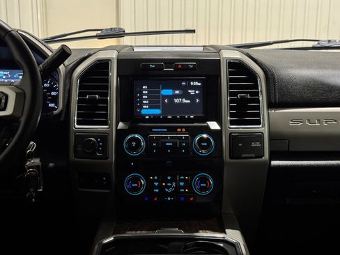 Used 2018 Ford F250 Lariat w/ Chrome Package AWD/4WD image 20