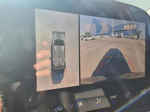 Used 2025 Chevrolet Traverse Z71 w/ Enhanced Driving Package image 15