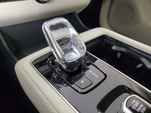 New 2026 Volvo XC90 T8 Ultra w/ Protection Package Premier AWD/4WD image 32