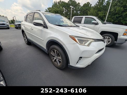 Used 2016 Toyota RAV4 XLE FWD image 3