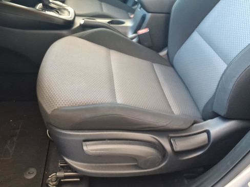 Used 2025 Kia Soul LX w/ LX Technology Package FWD image 6