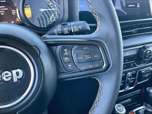 Used 2024 Jeep Wrangler Sport S image 10