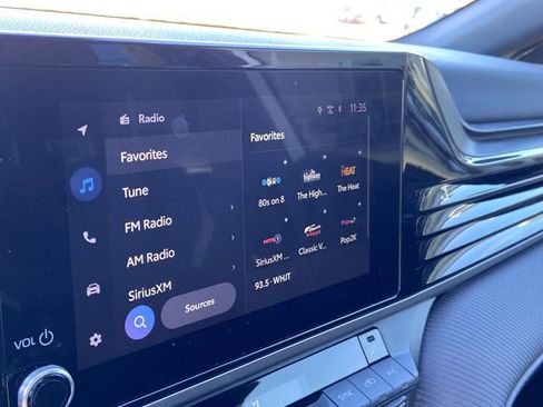 Used 2025 Toyota Camry SE image 36