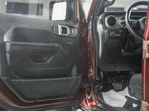 Used 2021 Jeep Gladiator Willys image 41