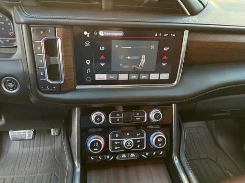 Used 2023 GMC Yukon XL Denali Ultimate AWD/4WD image 26