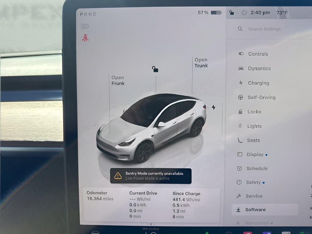 Used 2025 Tesla Model Y Long Range AWD/4WD image 21