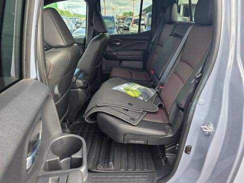 Certified 2025 Honda Ridgeline Black Edition image 12