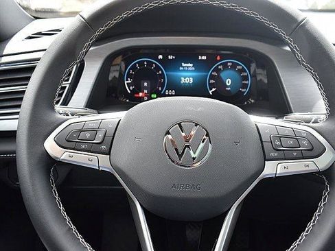 New 2025 Volkswagen Atlas Cross Sport SE image 10