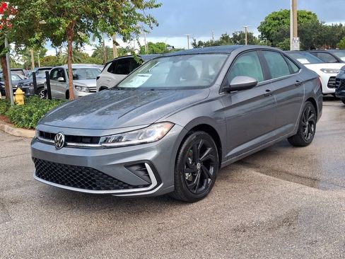 New 2026 Volkswagen Jetta SE FWD image 3