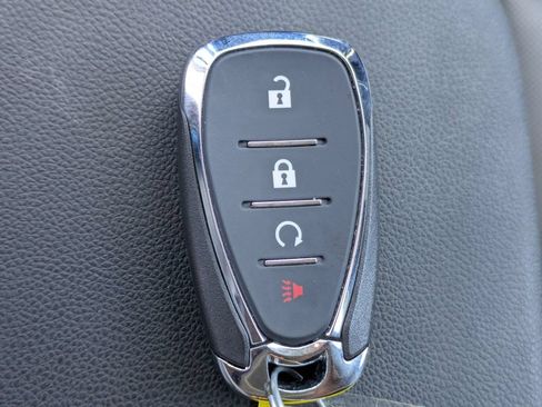 Used 2025 Chevrolet Trax ACTIV w/ Sunroof Package FWD image 30