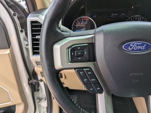 Used 2021 Ford F250 Lariat w/ Lariat Ultimate Package AWD/4WD image 29