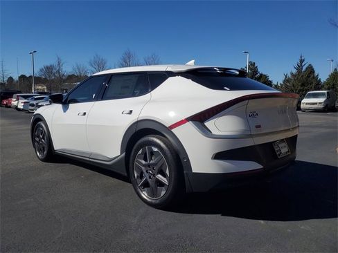 New 2025 Kia EV6 Light w/ Light LR Technology Package image 6