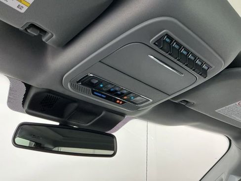 Used 2025 Ford F350 Lariat w/ Black Appearance Package image 25