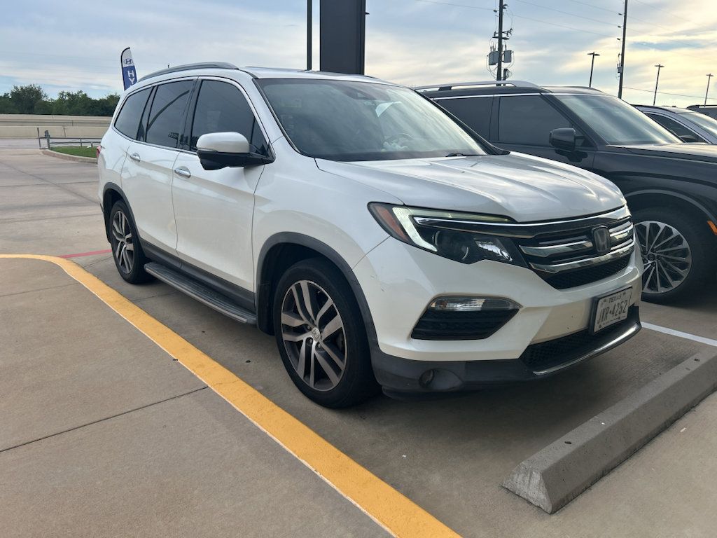 Used 2017 Honda Pilot Touring image 2