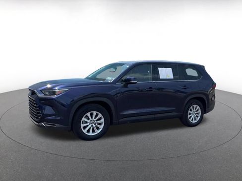 Used 2025 Toyota Grand Highlander FWD image 5
