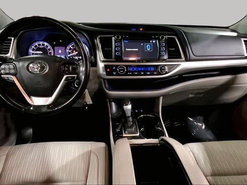 Used 2016 Toyota Highlander Plus AWD/4WD image 16