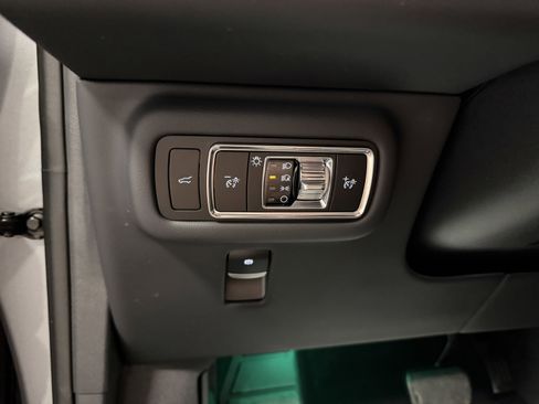 Used 2025 Lincoln Nautilus Premier w/ Equipment Group 102A AWD/4WD image 16