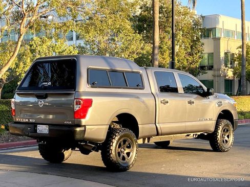 Used 2017 Nissan Titan S image 6