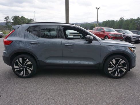 Used 2023 Volvo XC40 B4 Ultimate w/ Climate Package image 23