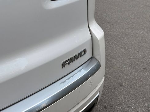 Used 2016 GMC Acadia Denali AWD/4WD image 11