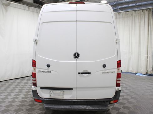Used 2013 Mercedes-Benz Sprinter 2500 image 26